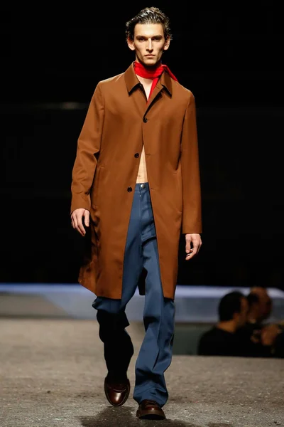 Look 1